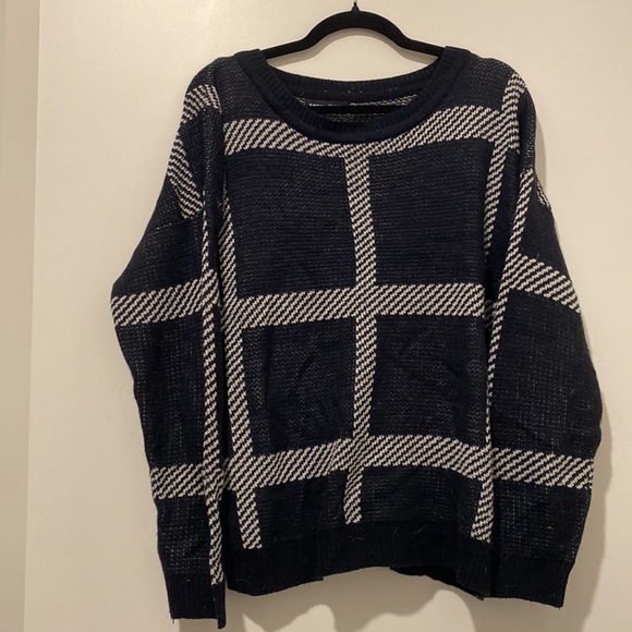 sweater! - Picture 3 of 3